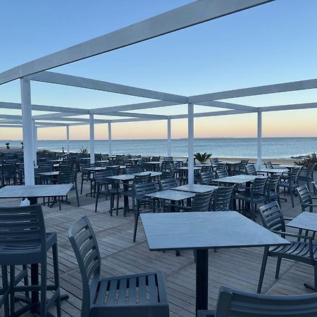 Acadie Saint Victor - Hotel Restaurant - Face Mer - Chatelaillon Plage Eksteriør bilde