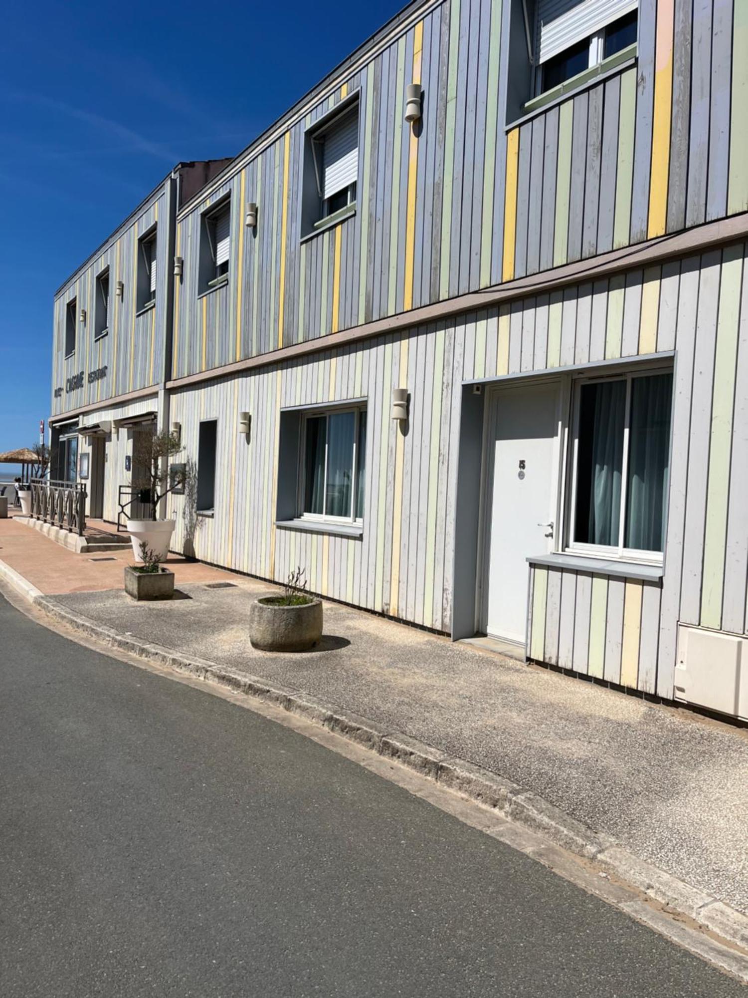 Acadie Saint Victor - Hotel Restaurant - Face Mer - Chatelaillon Plage Eksteriør bilde