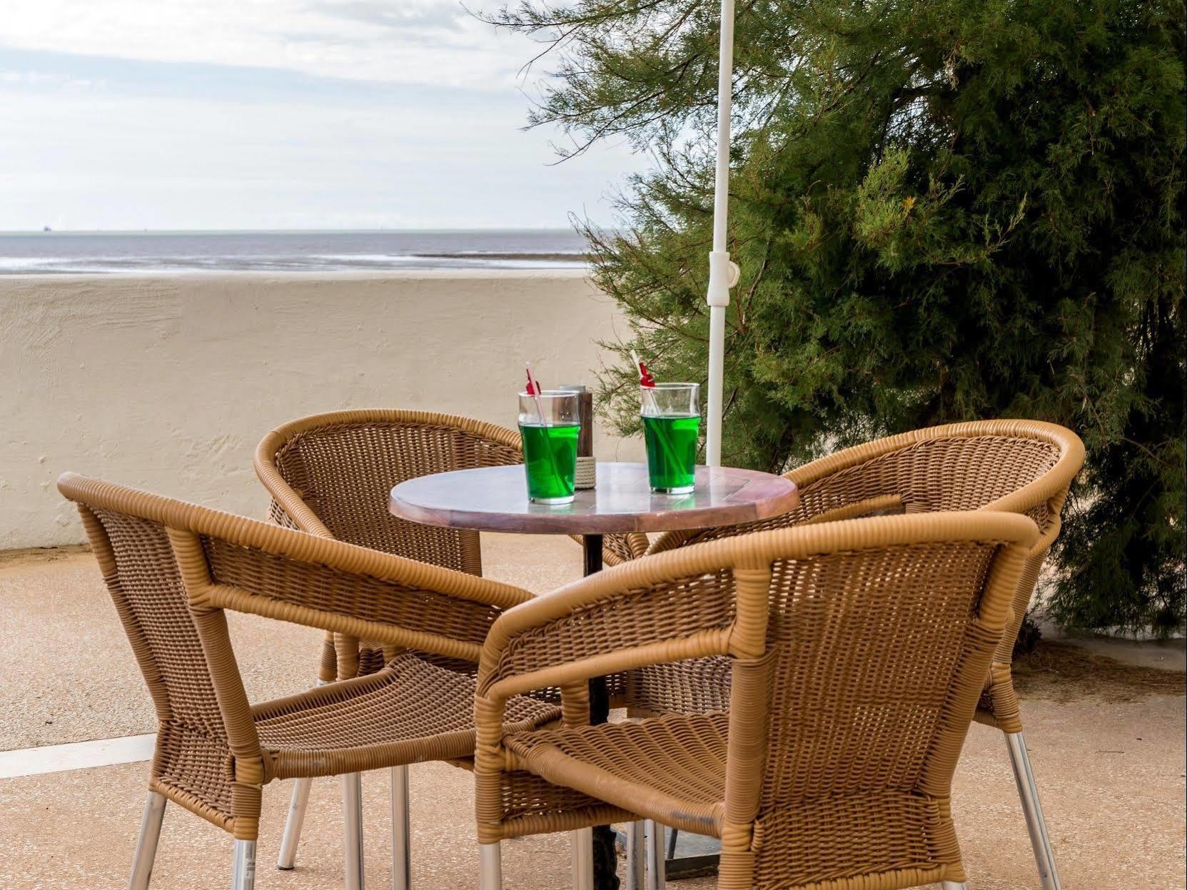 Acadie Saint Victor - Hotel Restaurant - Face Mer - Chatelaillon Plage Eksteriør bilde